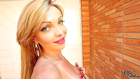 Hot black chick fucked in a big ass by a horny guy